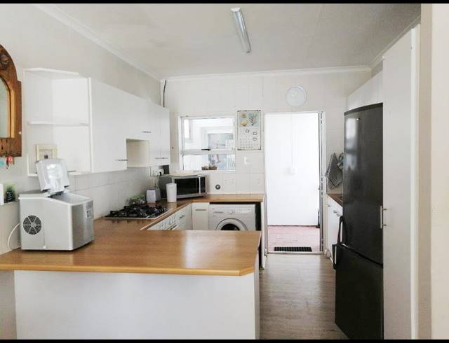 3 BEDROOM TOWNHOUSE RENTED IN BLUEWATER BAY